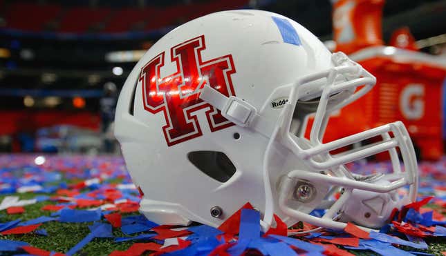 Houston Football Player Calls Out Dana Holgorsen, Says Coach Is Tanking The Season