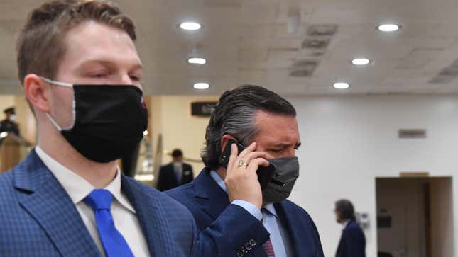 Image for article titled Hey, What Is Going On With Ted Cruz's Hair