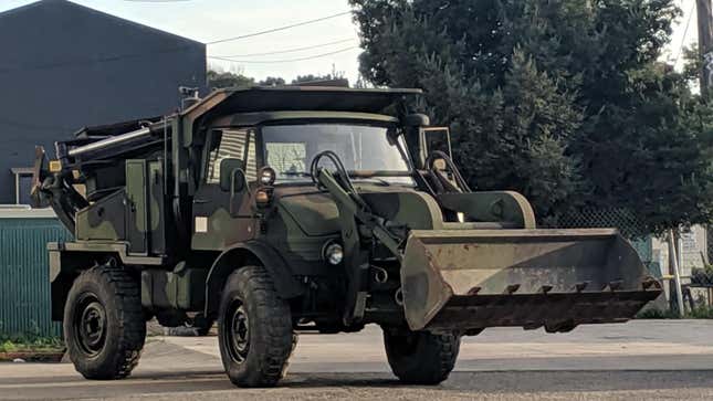 Image for article titled I Dare You To Daily This Ex-American Military Unimog