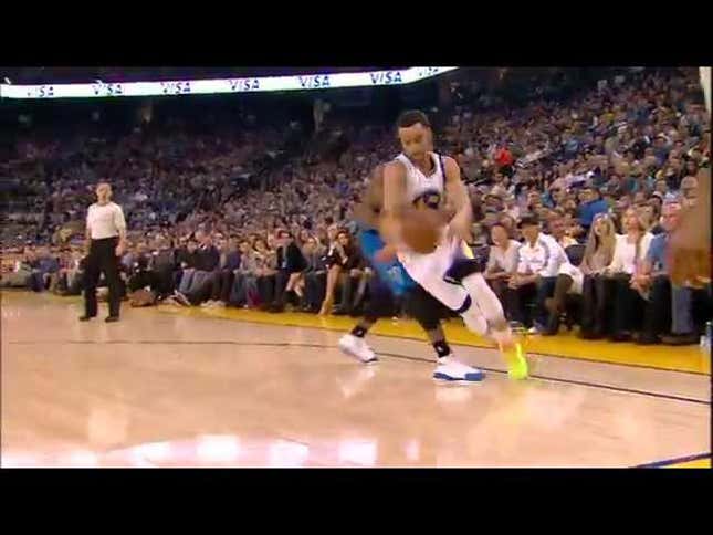No Big Deal, Just Stephen Curry Dishing Another Unbelievable Pass