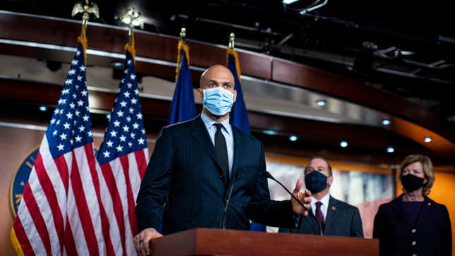 Image for article titled Let the Journalist Who Hasn&#39;t Interviewed a Fake Cory Booker On Air Cast the First Stone