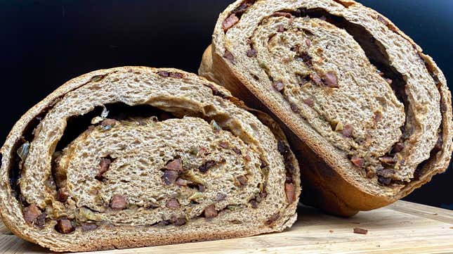 Image for article titled Gumbo Bread is the Mardi Gras recipe of your dreams