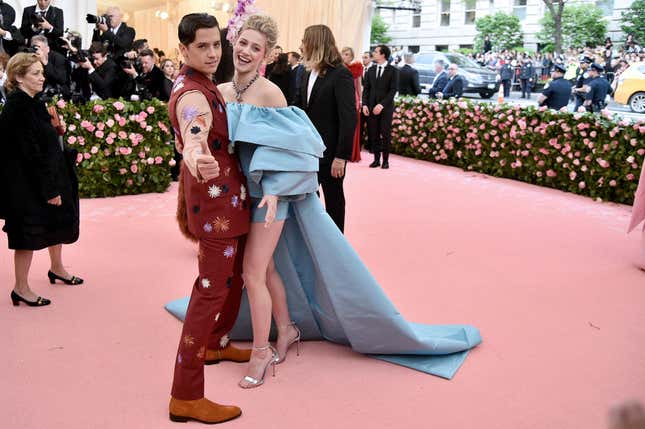 Image for article titled Elites Go Camping: Every Look from the 2019 Met Gala Red Carpet