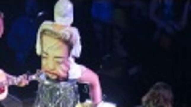 Miley Cyrus Covers 'Landslide' And It's Pretty Awesome