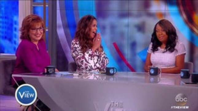 On <i>The View</i>, Star Jones Says Her <i>View</i>-Esque Fictional Series Is 'Not <i>The View</i>'