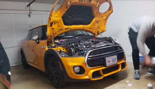 Image for article titled Fixing My Friend&#39;s Mini Cooper S Saved Him $650 But It Took Over 10 Hours And Nearly Ruined Us