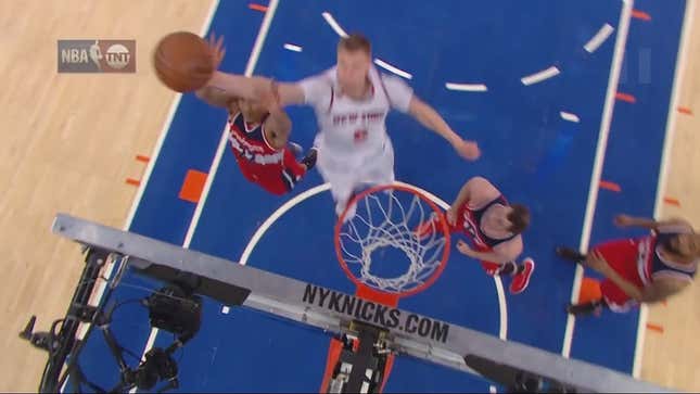 Things Got Weird At The End Of The Knicks-Wizards Game