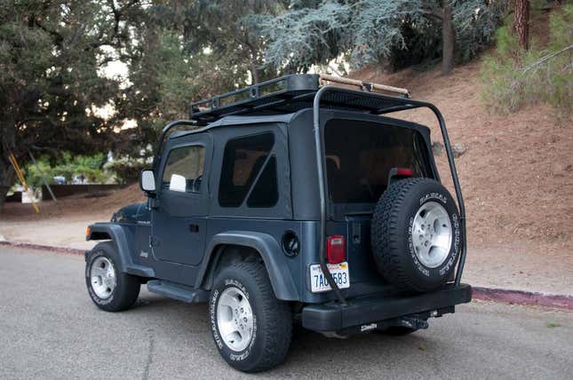 Image for article titled At $8,000, Could This 2001 Jeep Wrangler TJ Wrangle Up A Buyer?