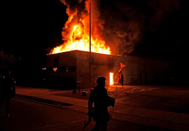 Image for article titled Protests, Chaos in Kenosha Following Police Shooting of Jacob Blake; Father Says Blake Is Paralyzed From Waist Down