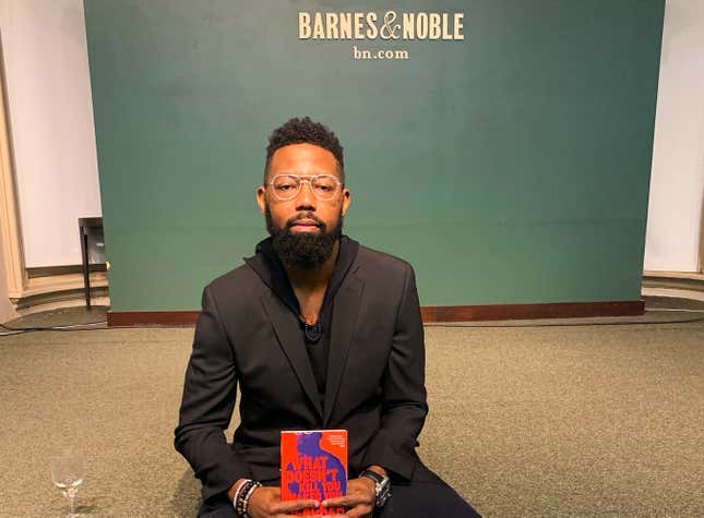 Image for article titled VSB&#39;s Damon Young Wins Barnes &amp; Noble&#39;s Discover Great New Writers Award for What Doesn&#39;t Kill You Makes You Blacker