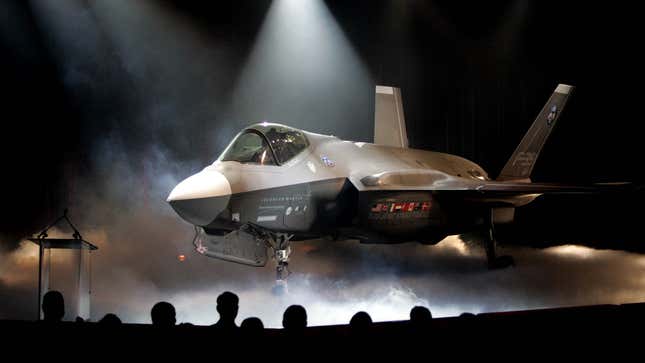 El F-35 durante una exposición en el año 2006.