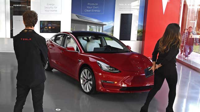 Image for article titled New Bill Could Revive EV Tax Credit For Tesla And GM, Include Used Cars