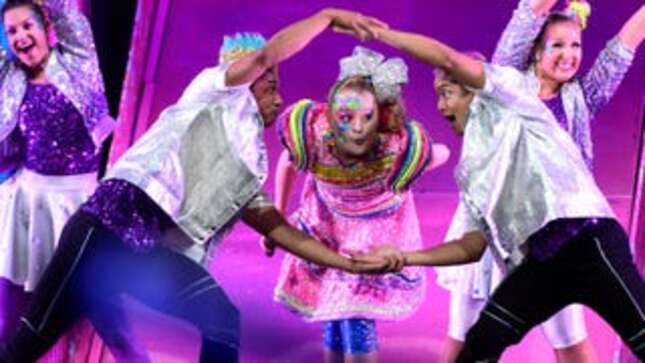 In New House Tour, JoJo Siwa Warns of the Perils of Land Scarcity