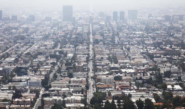 Image for article titled Air Pollution Disproportionately Affects Black Folks. A New Study Finds It Also Makes Coronavirus Much More Deadly