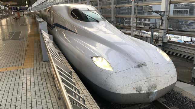 Image for article titled Japan&#39;s Newest Bullet Trains Can Keep Running on Battery Power in the Event of a Disaster