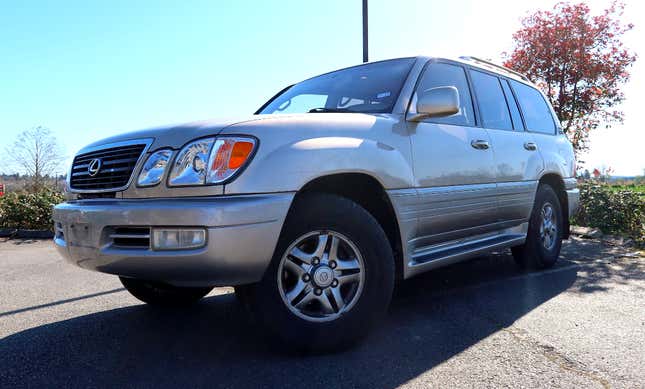 Image for article titled Here&#39;s Everything Wrong With My 260,000-Mile Fancy Toyota Land Cruiser (Lexus LX470)