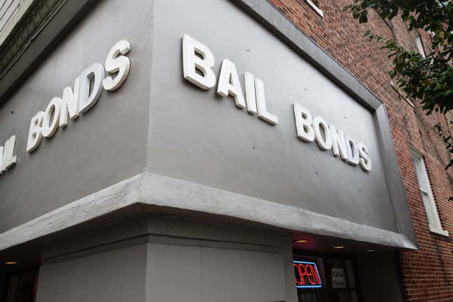 Image for article titled Finally! New York to Eliminate Bail for Misdemeanors and Nonviolent Crimes Starting Jan. 1