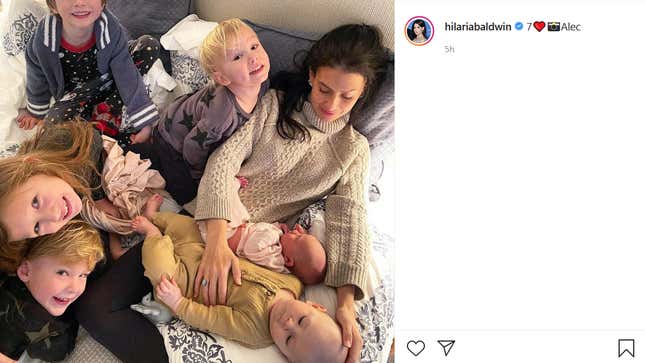 Image for article titled Hilaria Baldwin Adds Sixth Child to Su Familia