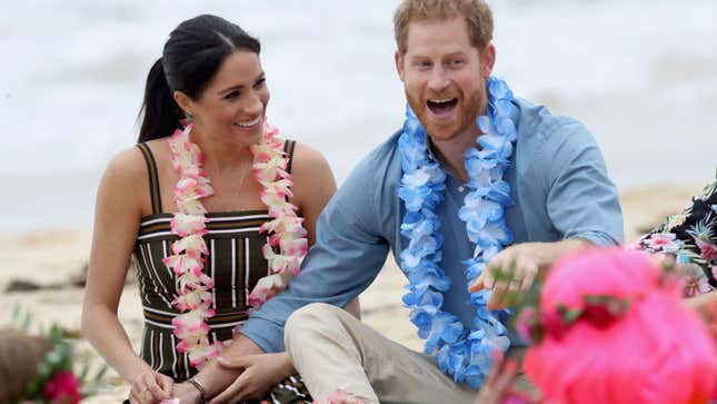 Image for article titled Meghan and Harry Are Beach People Now