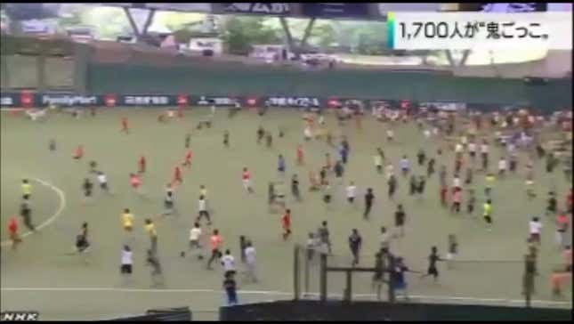 Watch 1,700 People Play a Giant Game of Tag