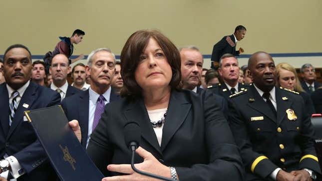 Image for article titled Obama Currently Being Chased In Background Of Secret Service Hearing
