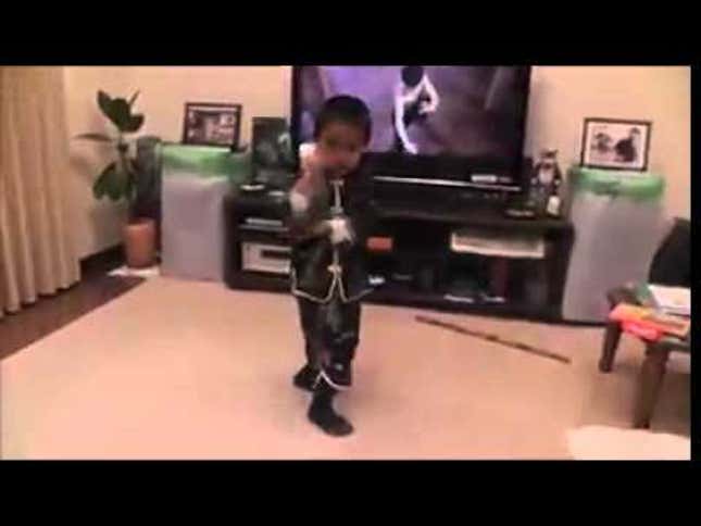 Four-Year-Old Kid Pulls Off a Killer Bruce Lee