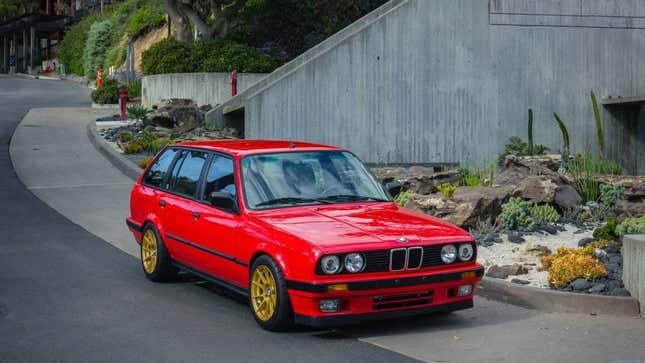 Image for article titled At $38,500, Could this Custom 1989 BMW 325i Turbo Touring Make You Throw Caution to the Wind?