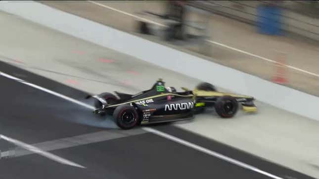 Image for article titled This Indy 500 Pit Lane Crash Could Have Been Much Worse