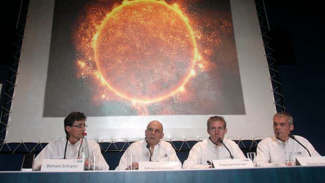 Image for article titled Scientists Theorize Sun Could Support Fire-Based Life