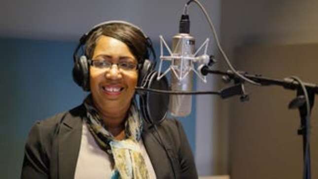 Let's All Get In the Holiday Spirit With Candy Carson's Christmas Music