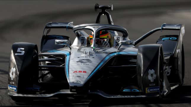 Image for article titled One Wrong Number Cost Mercedes&#39; Formula E Team Pole Position In Valencia