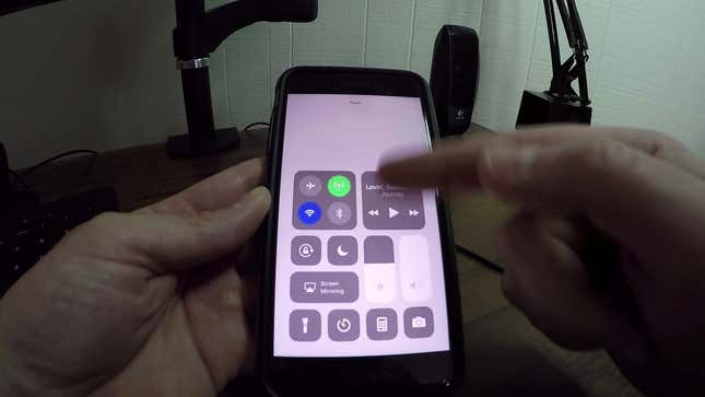Apagar el WiFi o Bluetooth en un iPhone con iOS 11 en realidad no lo desactiva. Esta es la razón<em></em>