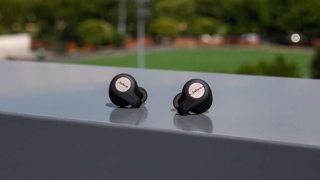 Image for article titled I'm Amazed By How Much I Love These Earbuds