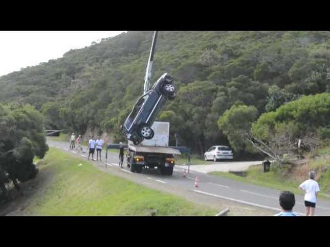 Plan To Pick Up SUV With A Crane Goes From Bad To Catastrophic Failure