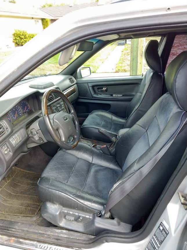 Image for article titled At $1,700, Could This Somewhat Rough 1998 Volvo V70 Still Make A Good ‘R’-gument?
