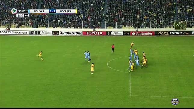 Boca Juniors Equalize Bolívar With 95th-Minute Free Kick <i>Golazo</i>