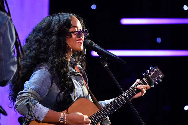 Image for article titled H.E.R. Debuts Chilling New Protest Song, &#39;I Can&#39;t Breathe&#39;