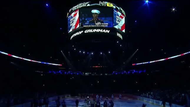 Slash Played The National Anthem Before Blackhawks-Kings Game 3