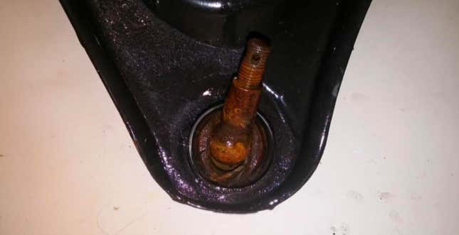 Image for article titled Don't Wind Up Like This Person: Check Your Car's Critical Steering And Suspension Parts