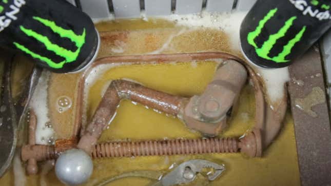 Yes, energy drinks can remove rust from metal