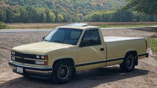 Image for article titled At $4,000, Could This 1988 Chevy C1500 Scottsdale Pickup Pique Your Interest?