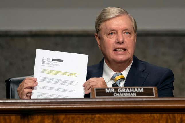 Image for article titled Sen. Lindsey Graham Flexed His Tax Returns and Then Played Himself