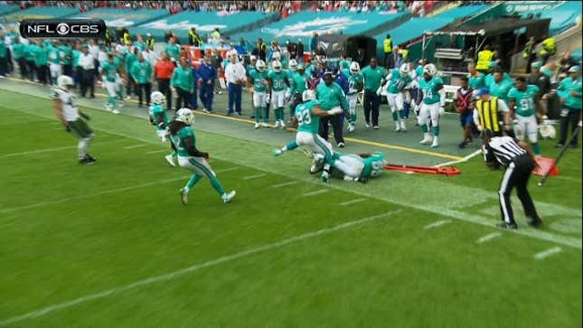 Ndamukong Suh Can’t Save The Dolphins, Who Suck
