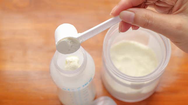 Image for article titled So Maybe This Isn't Just a Story of Breastfeeding Mommy vs. Formula-Feeding Doula?