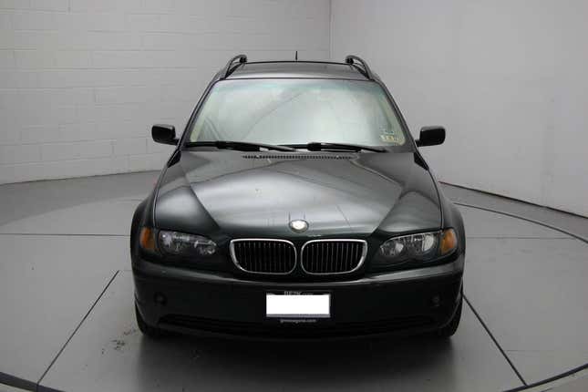 Image for article titled At $4,900, Could This 2003 BMW 325Xi In BRG Be A BFD?