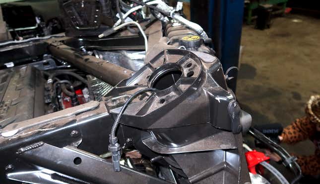 Image for article titled I Helped Reassemble A Stripped-Down 2020 Chevy Corvette C8. What I Saw Was Beautiful