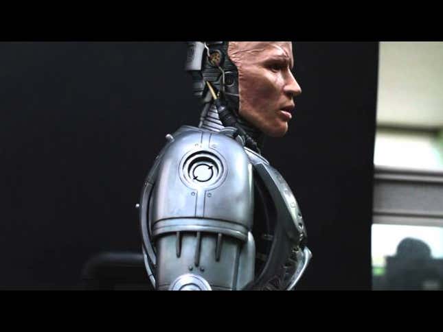 RoboCop Brought to Life in This Custom Sculpture