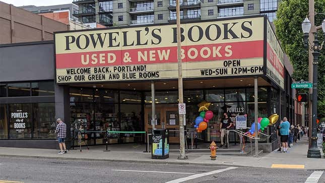 Image for article titled Portland&#39;s Most Famous Bookstore Will No Longer Sell Books on Amazon