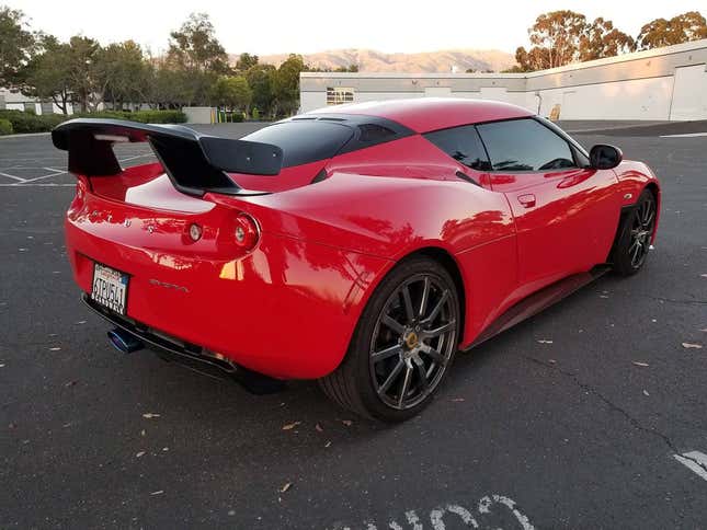 Image for article titled At $34,999, Would You 'Wing It' In This Lightly Modded 2011 Lotus Evora?