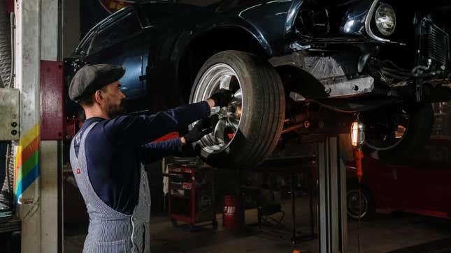 Image for article titled Ask Mechanic Shop Femme: How Do I Rotate My Own Tires?